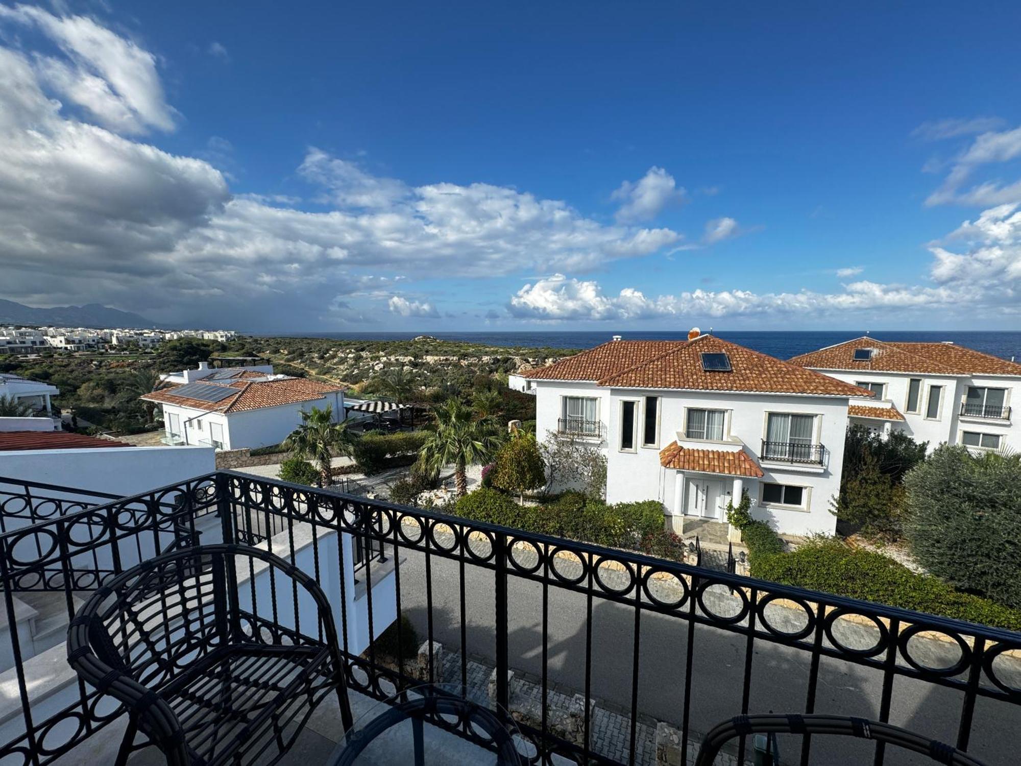Carrington Holidays Kyrenia  Eksteriør billede
