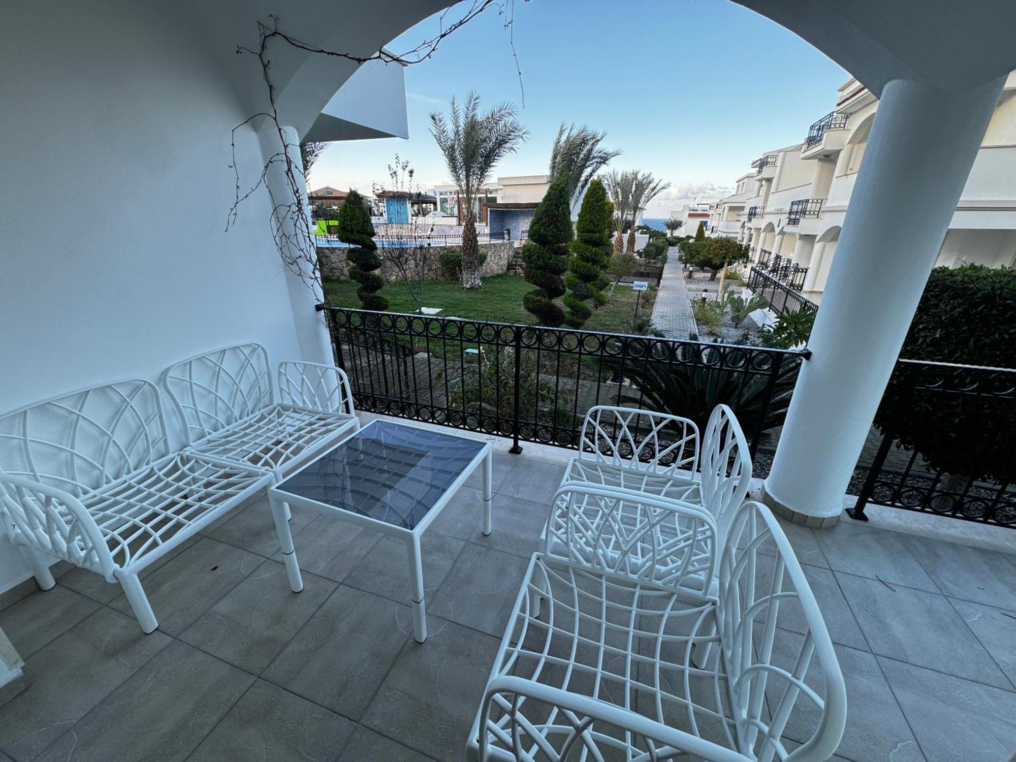 Carrington Holidays Kyrenia  Eksteriør billede