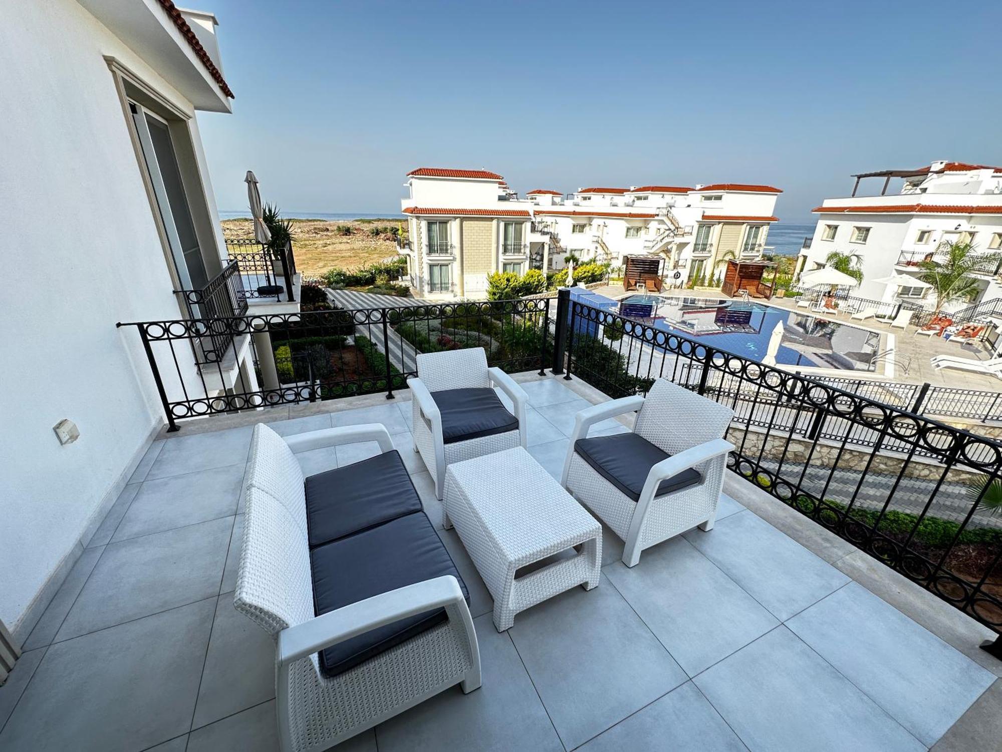 Carrington Holidays Kyrenia  Eksteriør billede