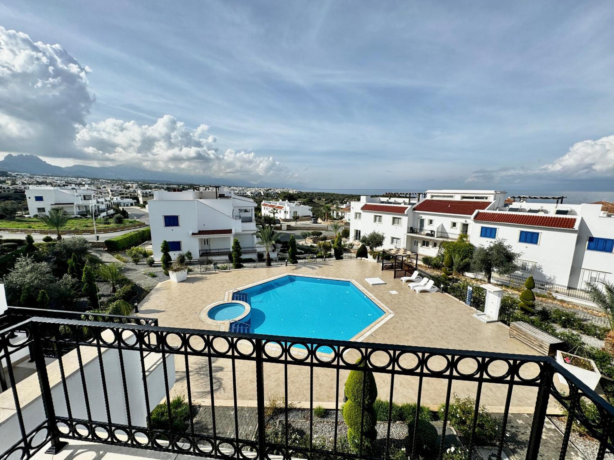 Carrington Holidays Kyrenia  Eksteriør billede