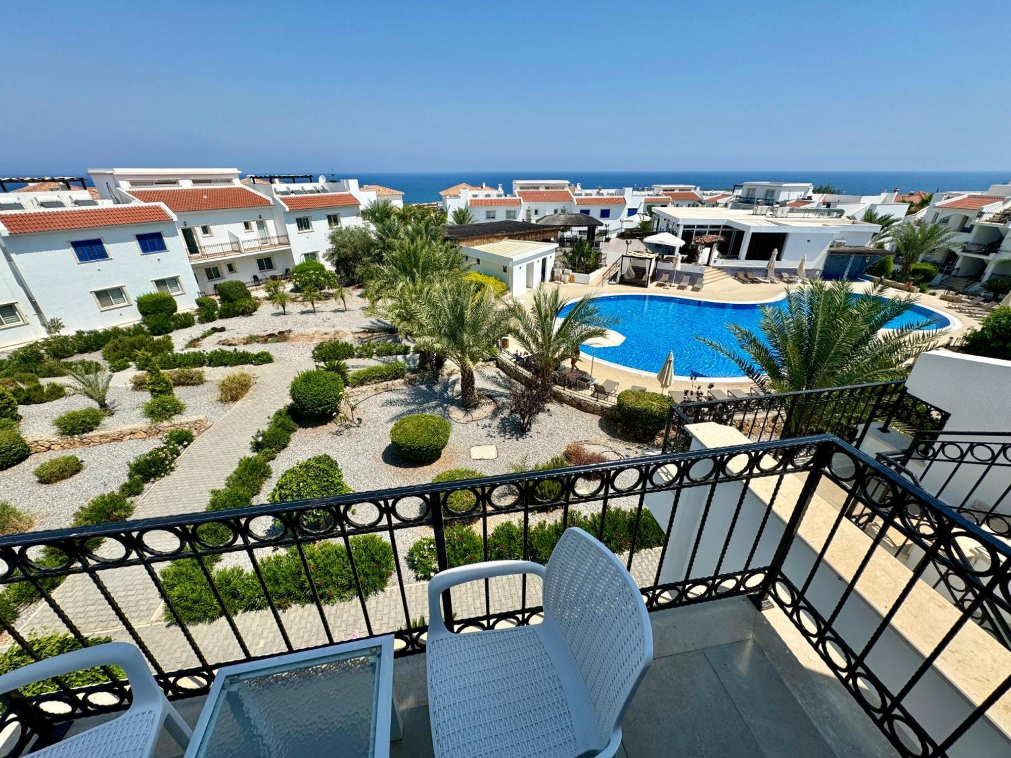 Carrington Holidays Kyrenia  Eksteriør billede