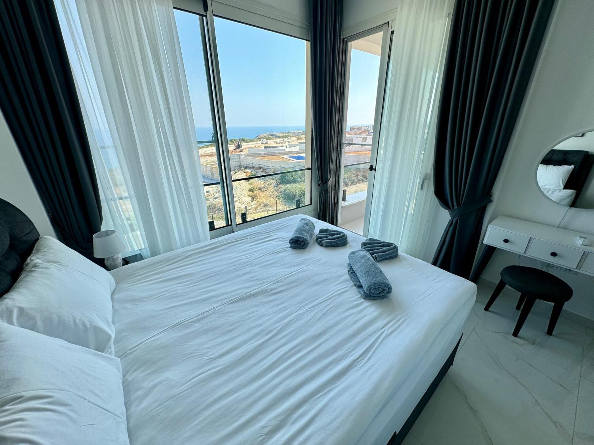 Carrington Holidays Kyrenia  Eksteriør billede