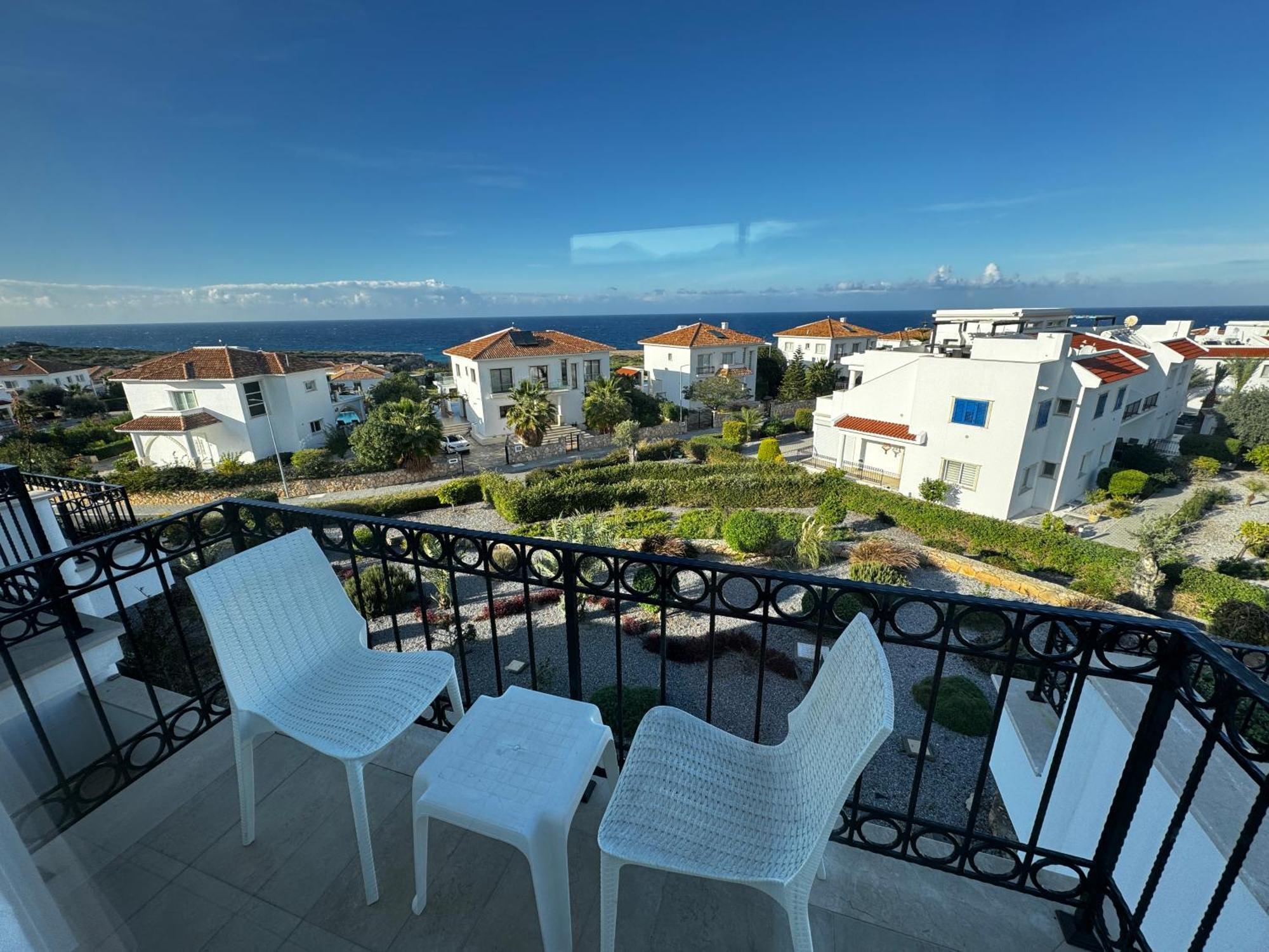 Carrington Holidays Kyrenia  Eksteriør billede
