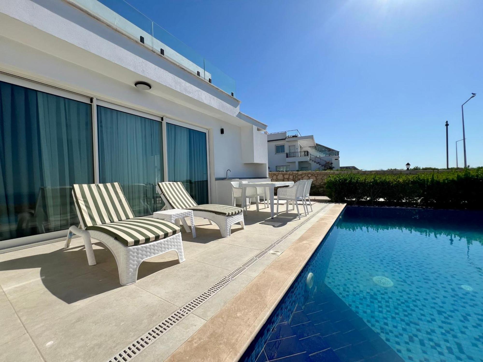 Carrington Holidays Kyrenia  Eksteriør billede
